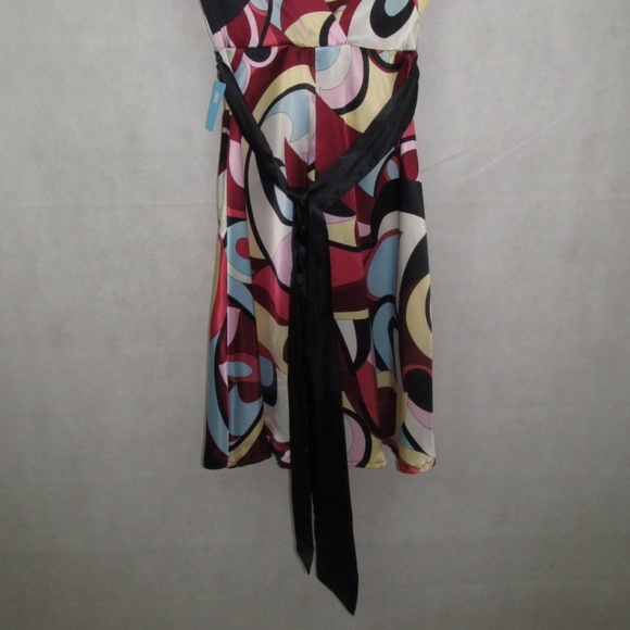 Roulette Dress V Neck Size 6 Sash Flower Design - Picture 5 of 7